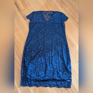 Chic Navy Lace Midi Dress